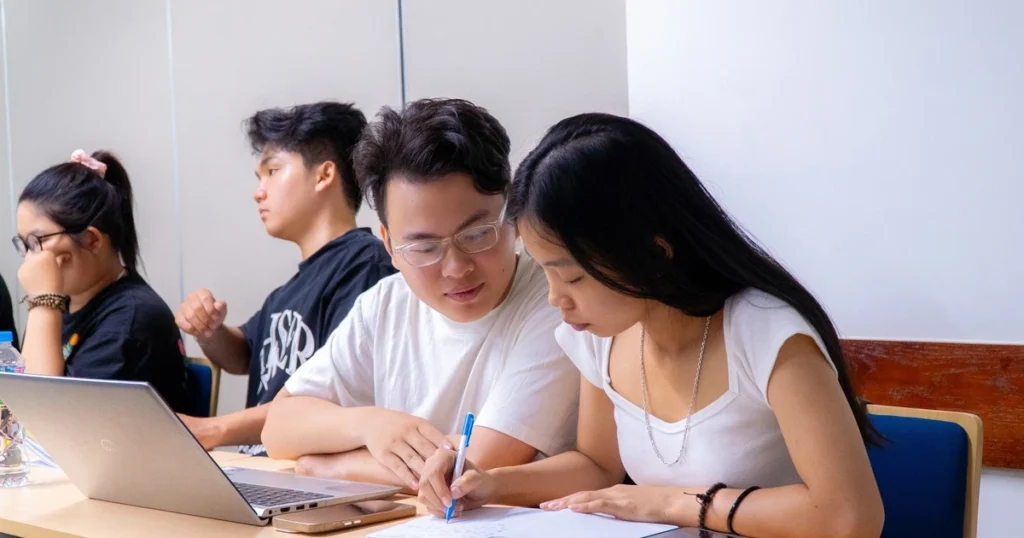 Số hóa văn bằng giúp minh bạch, giảm gian lận và tối ưu quản lý giáo dục, mang lại nhiều lợi ích cho người học và nhà trường.