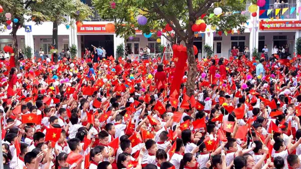 Bước ngoặt quản trị phát triển giáo dục trong năm học mới